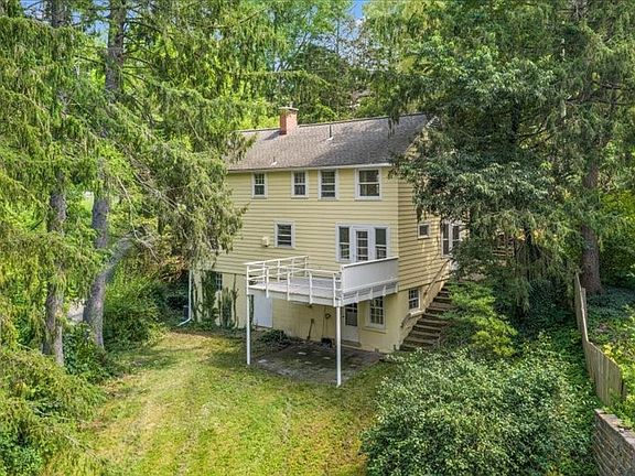 4th image of 122 Warren Rd