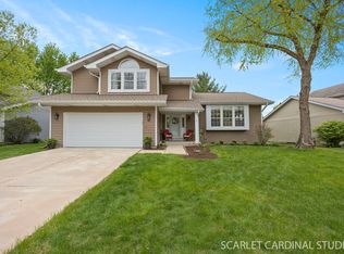 91 Forestview Ln, Aurora, IL 60502