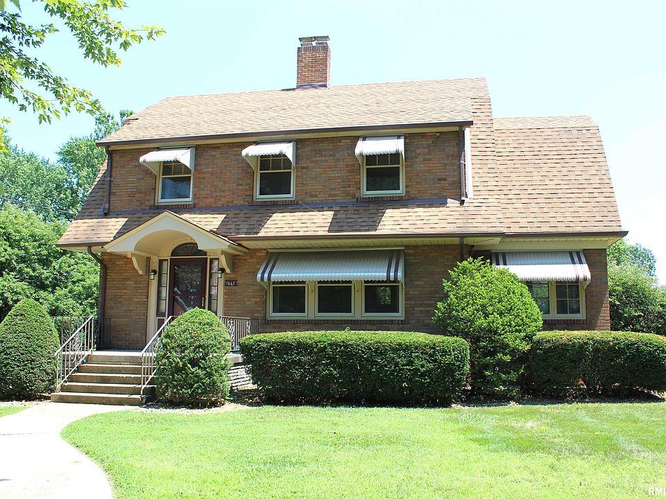 1st image of 1667 N Prairie St