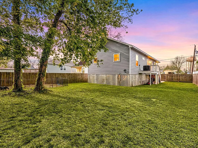 805 E Mulberry Ave — Photo 16