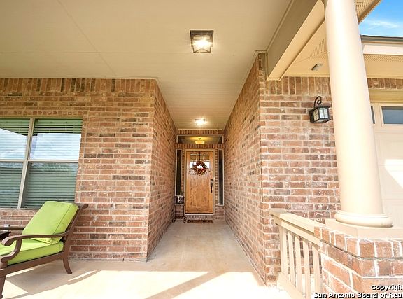 5th image of 136 Parkcrest