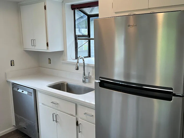 Stitch Rd — Photo 5