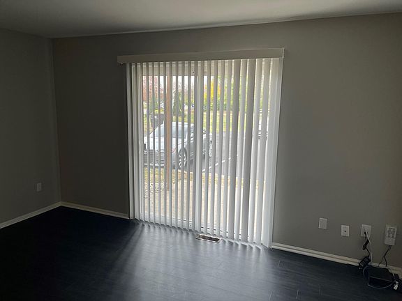 5th image of 1091 NW Washington Blvd #3