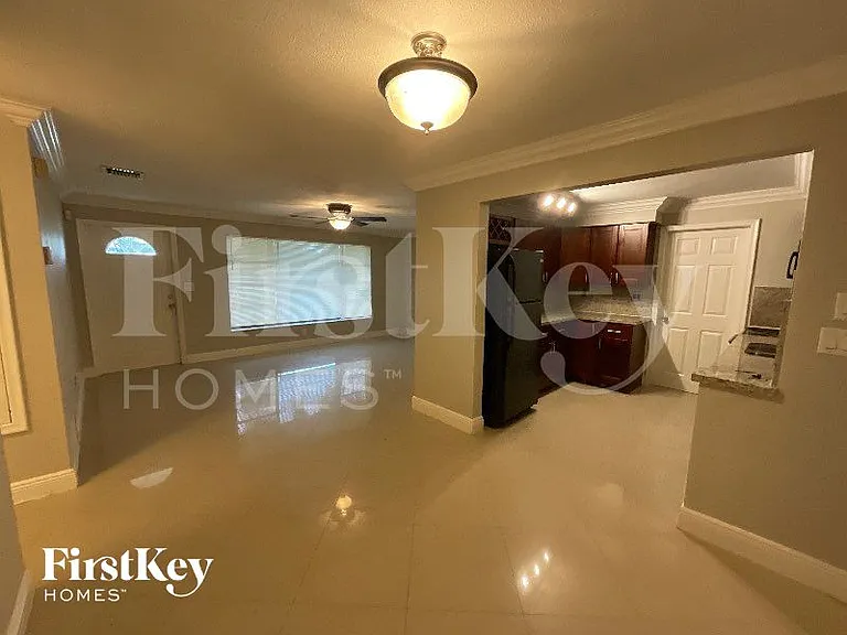 2100 NW 74th Ave — Photo 5