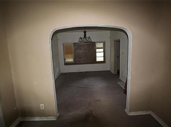 3rd image of 427 Greeley Ave