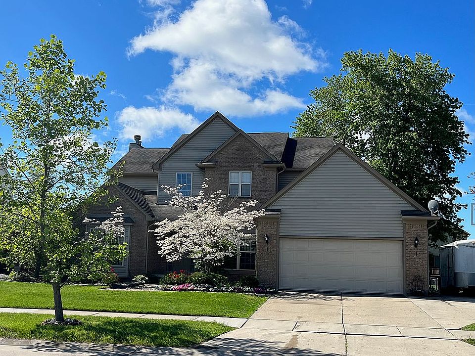 1st image of 36784 Orchard Lake Dr
