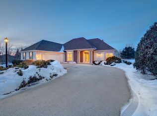 1152 River Place Blvd, Waukesha, WI 53189