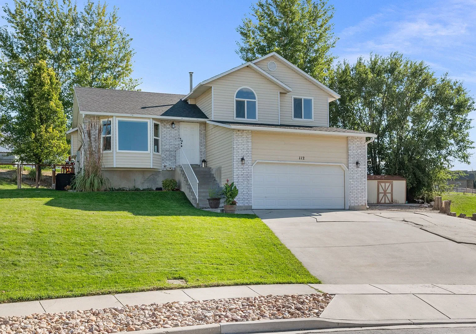 5 Bed / 3 Bath Home for Rent in American Fork — Photo 2