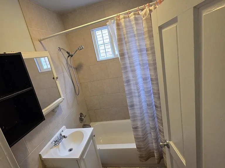 3419 W Beach Ave #2 — Photo 7