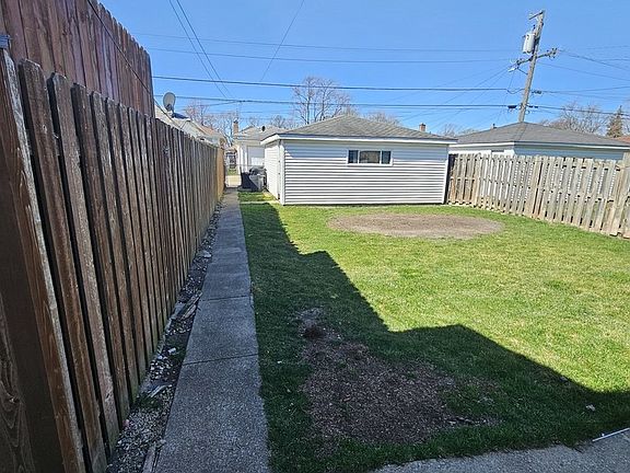 4th image of 4036 N Osceola Ave