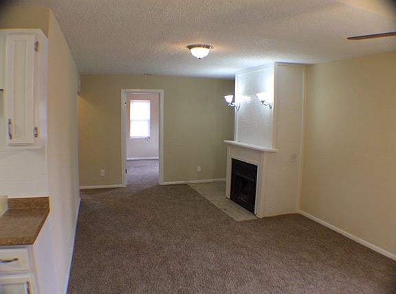 4th image of 448 S 79th St
