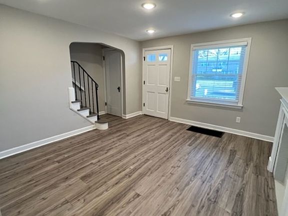 4th image of 4625-4635 N High St #679FAF256