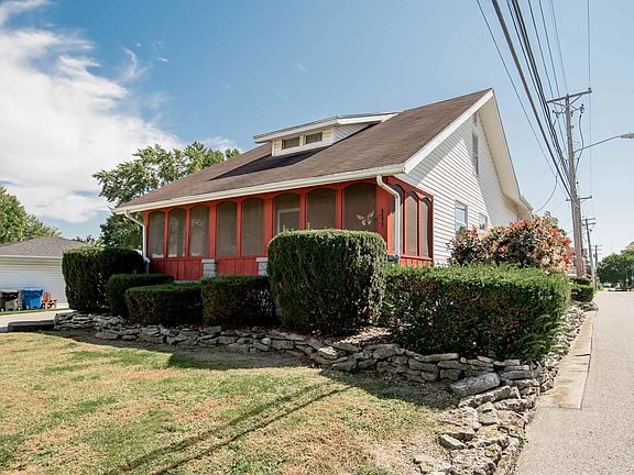 5th image of 207 W Ellsworth St