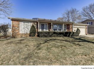 2413 Westchester Blvd, Springfield, IL 62704