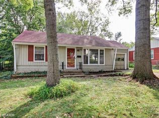 8641 Sleepy Hollow Rd, Kansas City, MO 64114