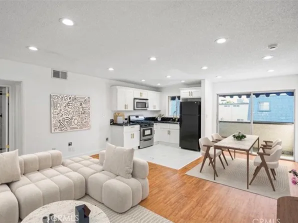 18530 Hatteras St Unit 333, Tarzana, CA 91356