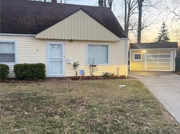 23304 Pam Ct, Euclid, OH 44123