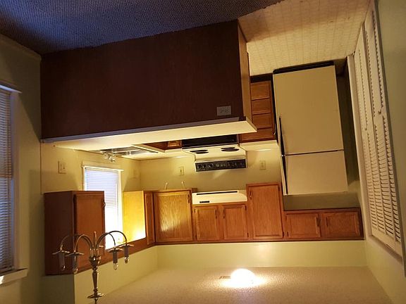2nd image of 128 W Victoria Ct APT A