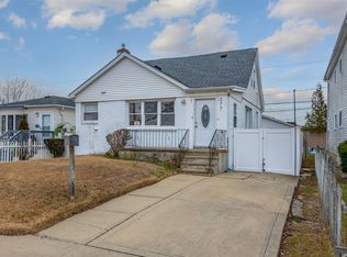 177 Quebec Rd, Island Park, NY 11558