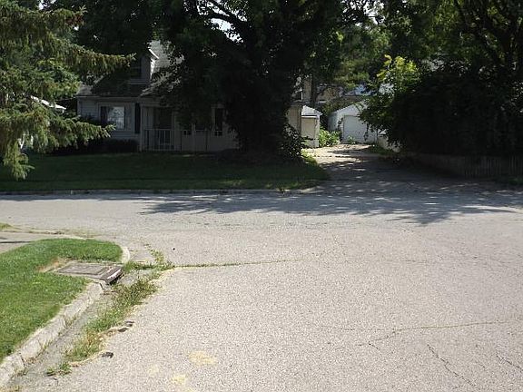 5th image of 2125 Deanwood Ave