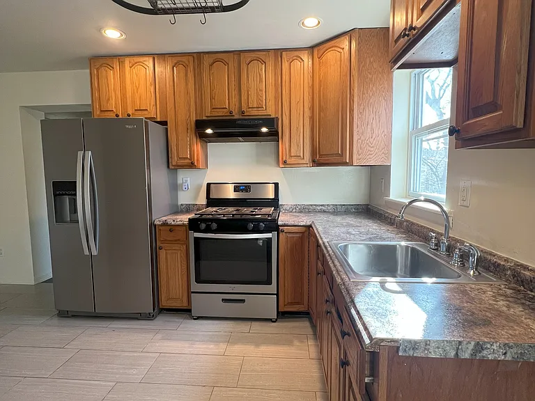 27 E Main St #5 — Photo 15