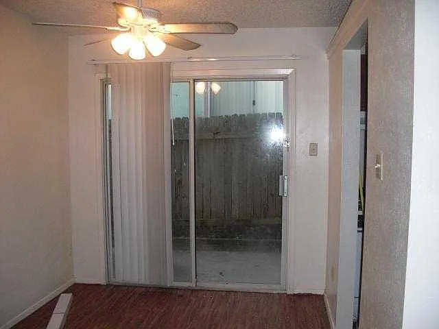 2 bed, 2.0 bath, 900 sqft, $1,475 — Photo 3