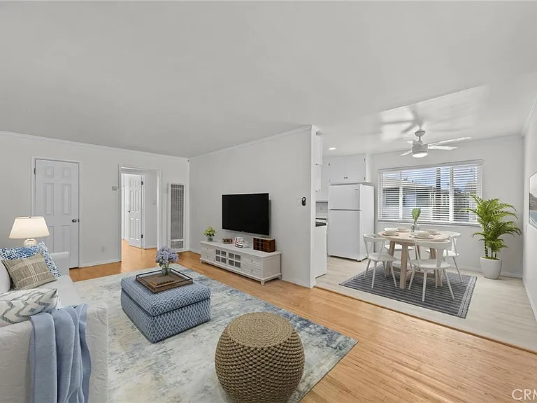 3027 E 3rd St #3 — Photo 3