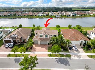 9236 Grand Prix Ln, Boynton Beach, FL 33472