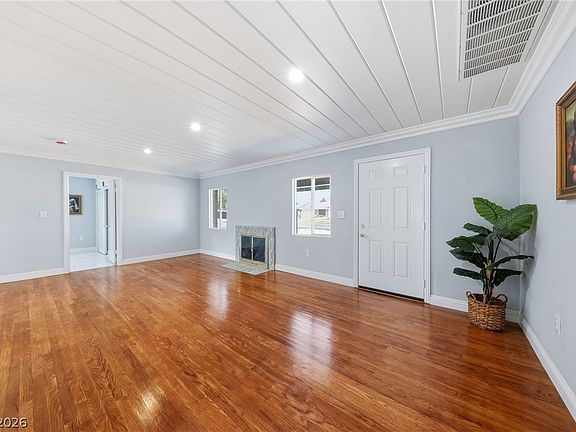 4th image of 2020 Peyton Dr