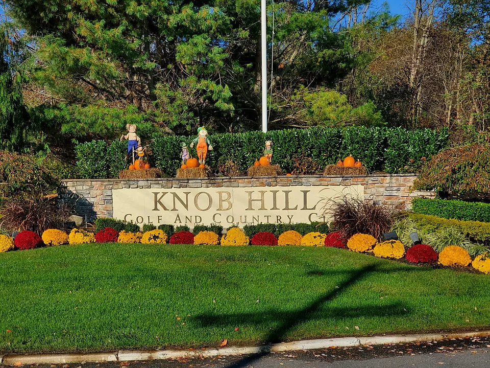 151 Shinnecock Dr