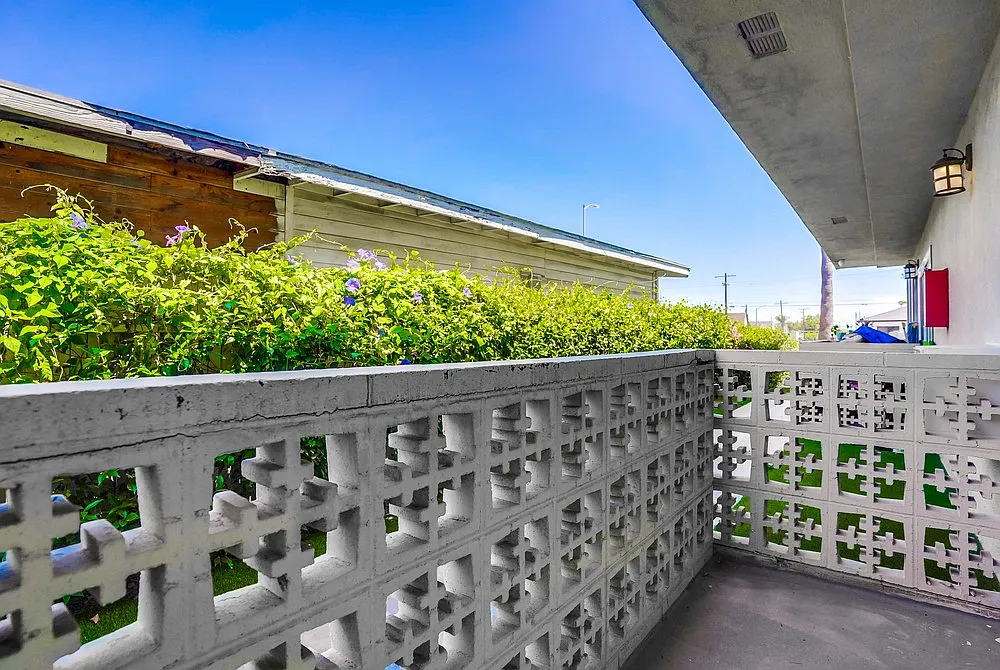 6205 8th Ave — Photo 3
