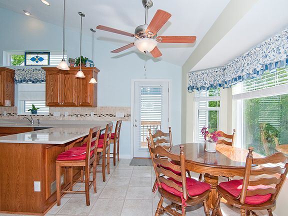 3rd image of 6407 Pepper Ln
