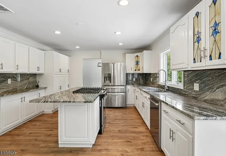 54 Canterbury Dr — Photo 12