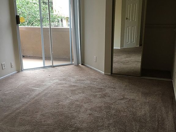 5th image of 1229 N Sycamore Ave APT 110