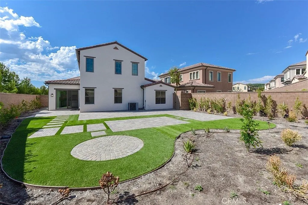 4 bed, 2246 sqft, $6,000 — Photo 3