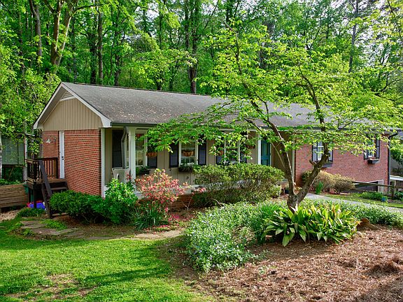 3rd image of 3770 Lake Dr SE