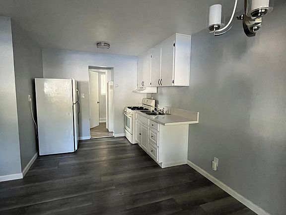 3rd image of 1032 Glenwood Way #6