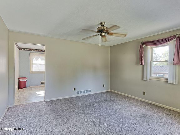 4th image of 363 Carla Dr