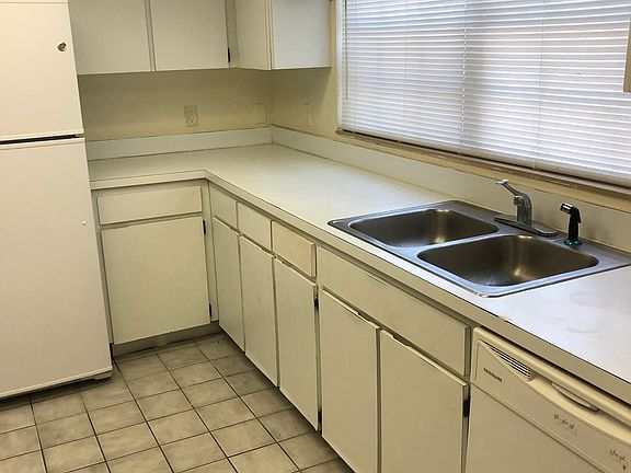 3rd image of 12709 N 57th St