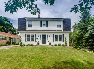 20 N June Ter, Lake Forest, IL 60045