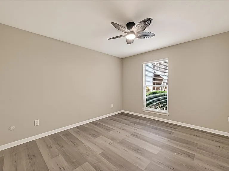 1860 White Oak Dr #311 — Photo 18