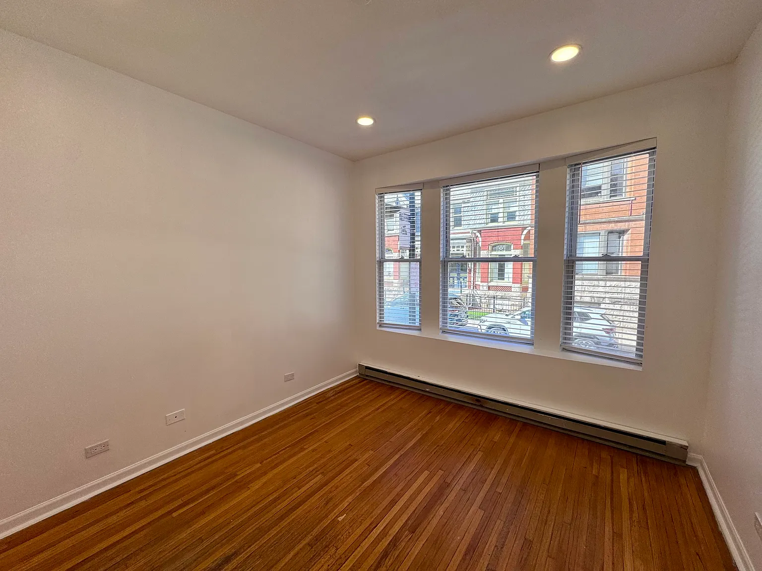 2 bed, 1000 sqft, $3,295 — Photo 4