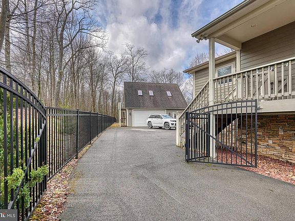 5th image of 1295 Mountainview Dr