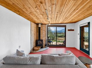 73 Sugar Ln, El Prado, NM 87529