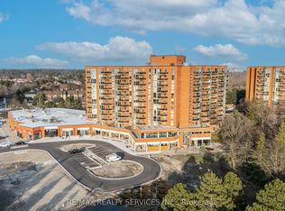 30 Dean Park Rd #7, Toronto, ON M1B3H1