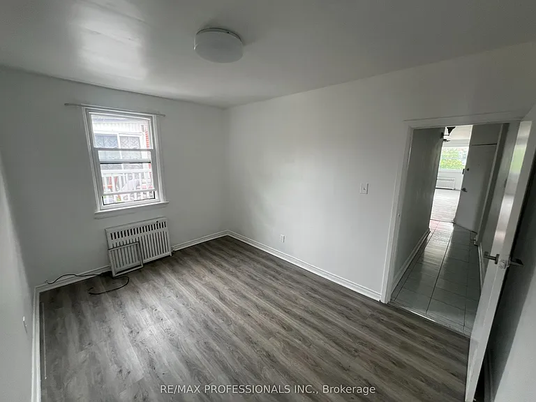3210 Lake Shore Blvd W #2 — Photo 9