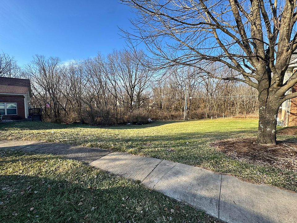 2nd image of 296 298 Williamsburg Ln