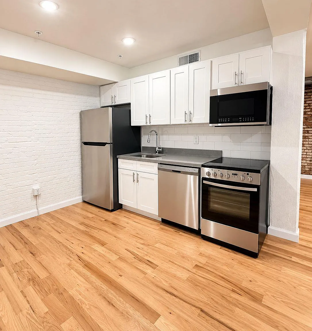 1 bed, 1.0 bath, 1330 sqft, $1,850 — Photo 3