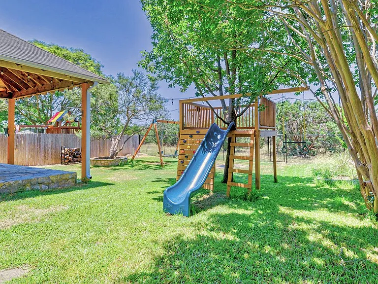 22503 Madison Park — Photo 30