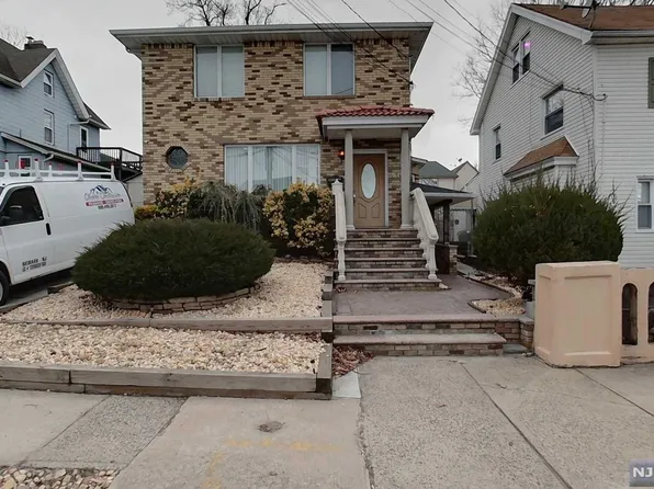 579 Chestnut St, Kearny, NJ 07032